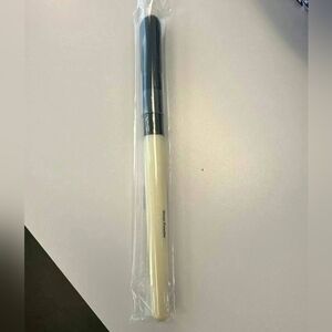 Bobbi Brown sheer powder brush